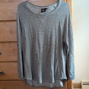 Bobeau Gray and White Striped Long Sleeve Top
